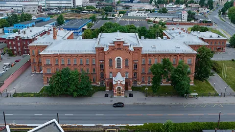 Государственная морская академия им. адмирала С.О. Макарова — здание вуза