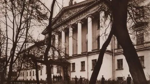 Санкт-Петербургская Духовная академия Русской Православной Церкви — здание вуза