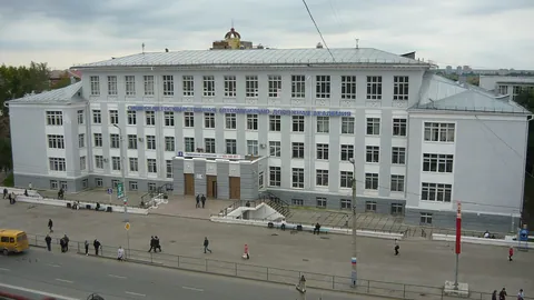 Сибирский государственный автомобильно-дорожный университет (СибАДИ) — здание вуза