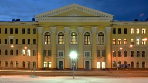Томский государственный университет систем управления и радиоэлектроники — здание вуза