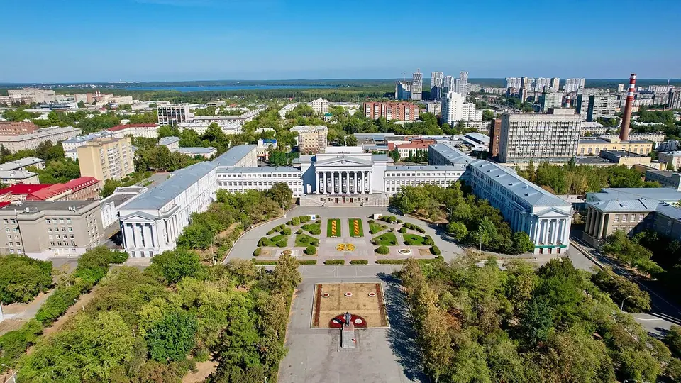 Уральский федеральный университет им. первого Президента России Б.Н. Ельцина — здание вуза